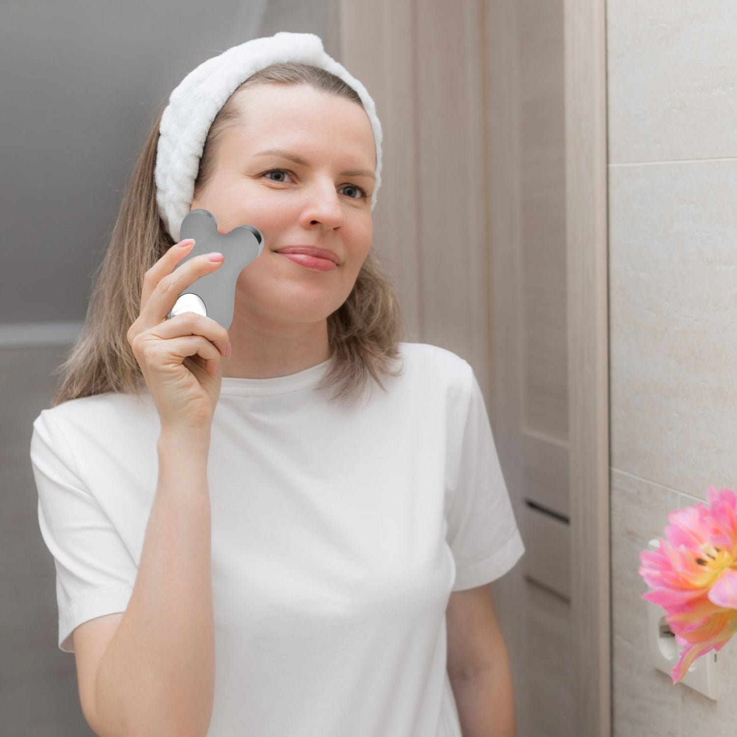 Rechargeable 5-Gear Microcurrent Facial Roller for Youthful Skin