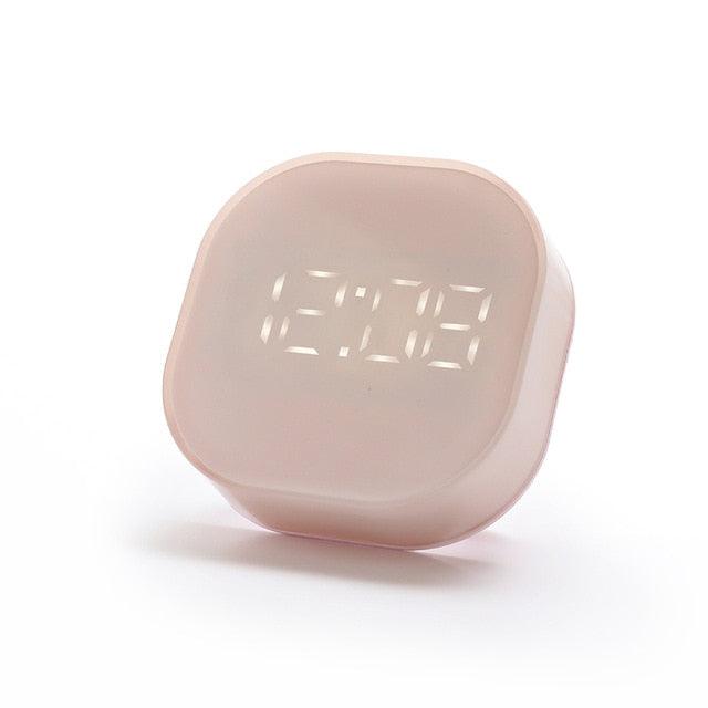 Electronic Square Silent Bedside Alarm Clock Intelligent Temperature Sensing Magnetic Attraction Desk Clock Mini Battery Operated Alarm Clock Home Decor