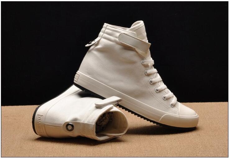 Fashion New Mens Light Breathable Canvas Casual Black White High Top Solid Color Sneakers Shoes Vulcanized Mens Sports Walking Jogging Non Slip Athletic Sneakers