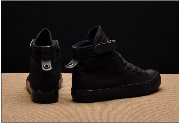 Fashion New Mens Light Breathable Canvas Casual Black White High Top Solid Color Sneakers Shoes Vulcanized Mens Sports Walking Jogging Non Slip Athletic Sneakers