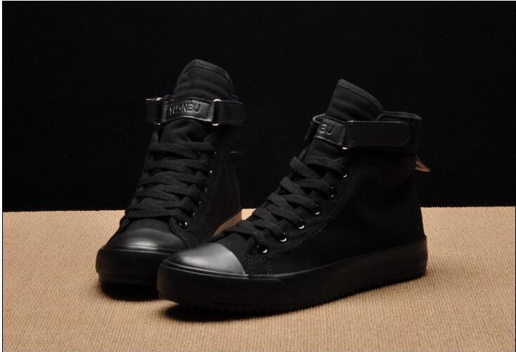 Fashion New Mens Light Breathable Canvas Casual Black White High Top Solid Color Sneakers Shoes Vulcanized Mens Sports Walking Jogging Non Slip Athletic Sneakers