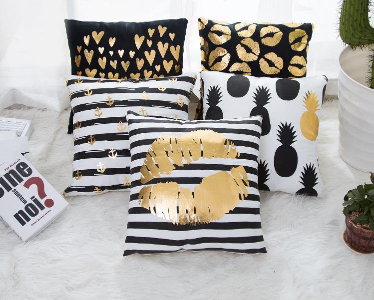 Golden Love Leaves Bronzing Cushion Decorative Pillow Black And Gold Pillow Cover Home Pillowcases Velvet Home Decor Sofa Pillows Cover 45x45CM