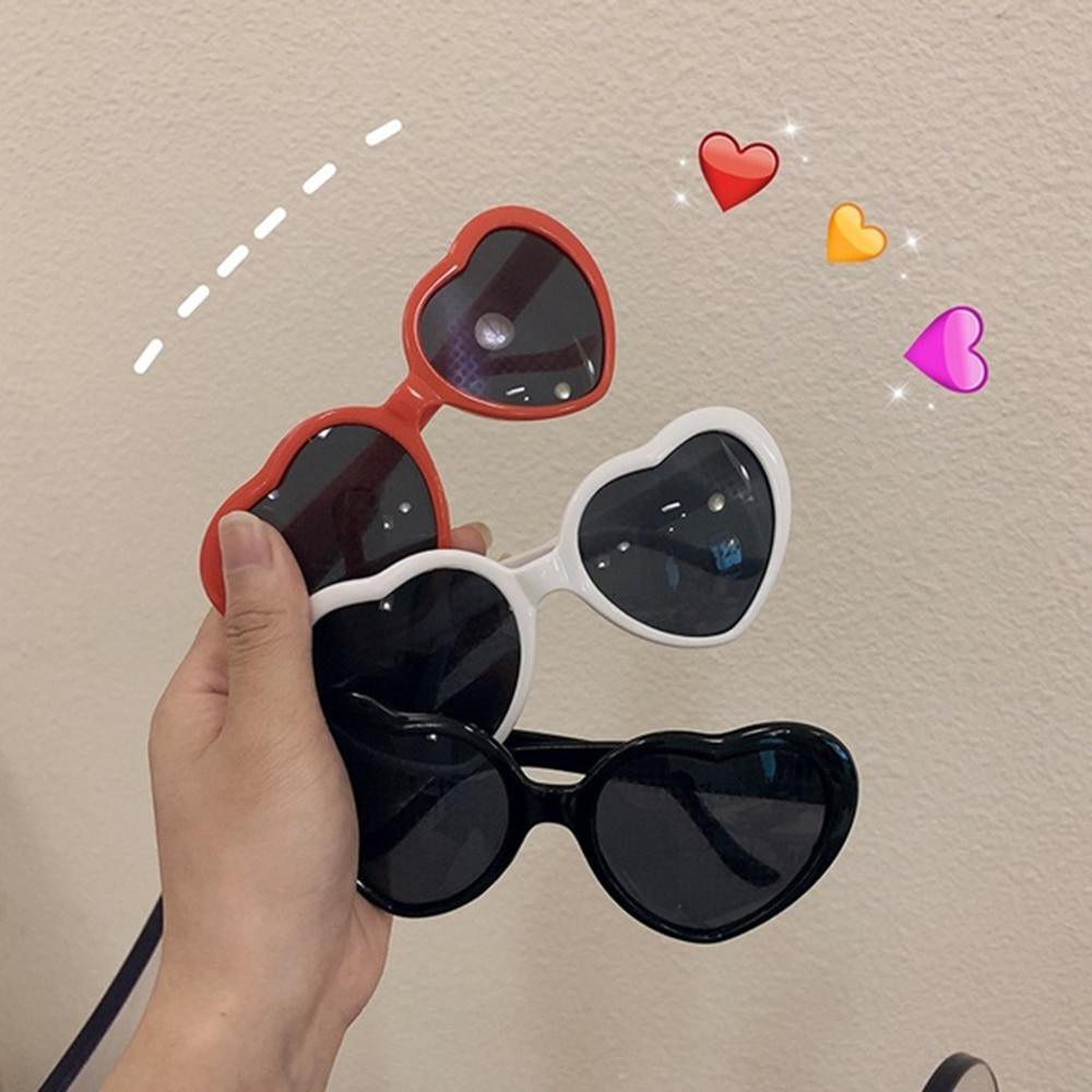 Heart Effect Diffraction Glasses That Turn Lights into Hearts Shaped Love Effects Glasses Watch The Lights Change to Heart Shape At Night Diffraction Glasses For Unisex Sunglasses