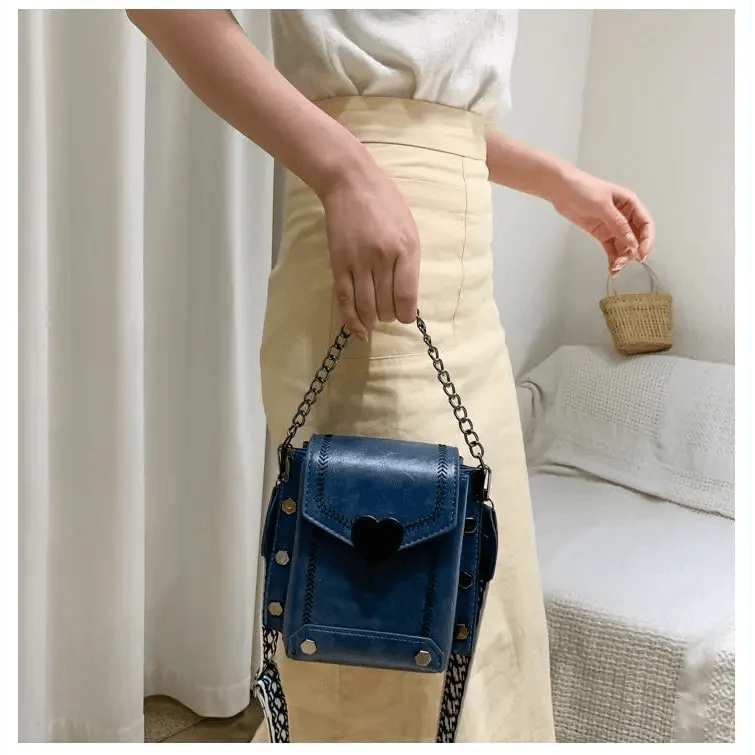 Modern Elegant Stunning Heart-Shaped Women's Bag Cute Studded Shoulder Bag For Women And Girls