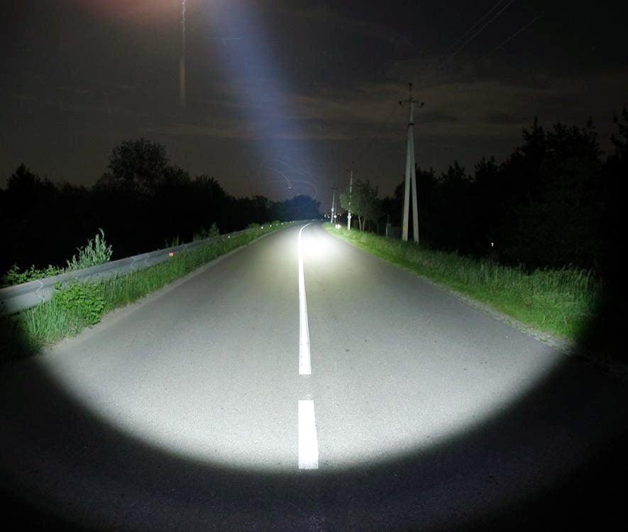 Powerful Flashlight Rechargeable Waterproof Searchlight Powerful Long Beam Distance LED Super Bright Flashlight Cree Torch with Ramping Indicator USB Charger Super Bright Torch Best For Hiking Hunting Camping Outdoor Sport