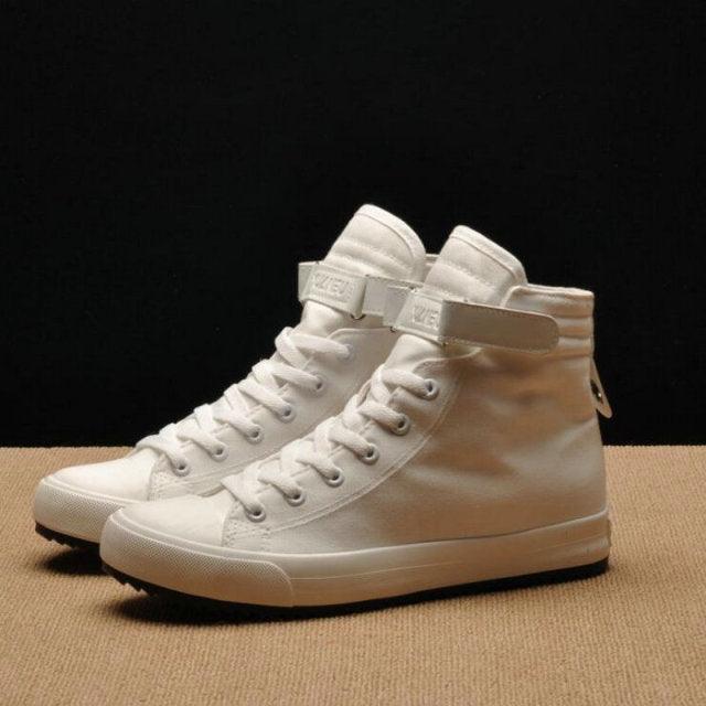 Fashion New Mens Light Breathable Canvas Casual Black White High Top Solid Color Sneakers Shoes Vulcanized Mens Sports Walking Jogging Non Slip Athletic Sneakers