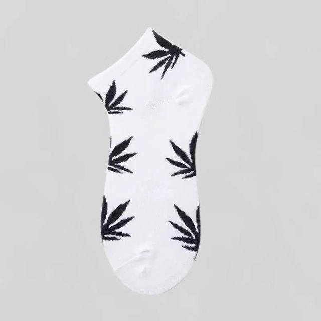 1 Pairs Men Tide Socks Autumn And Winter Low-Cut Solid Color Cotton Socks Maple Leaf Boat Socks Hip-Hop Skateboard Short Socks Unisex Style Boat Socks For Men And Women