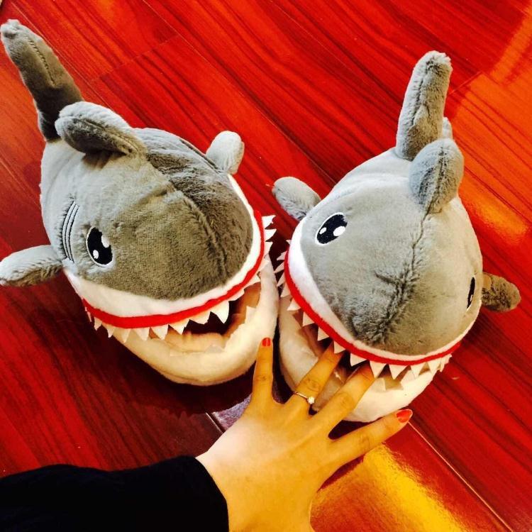 Shark Funny Shoes Girls Indoor Slippers Home Shoes Fashion Plush Warm Slippers Women Winter Cute Shark Cozy Women Slippers With Funny Face Memory Foam Non-Slip Rubber Sole Soft Slip On Home Shoes