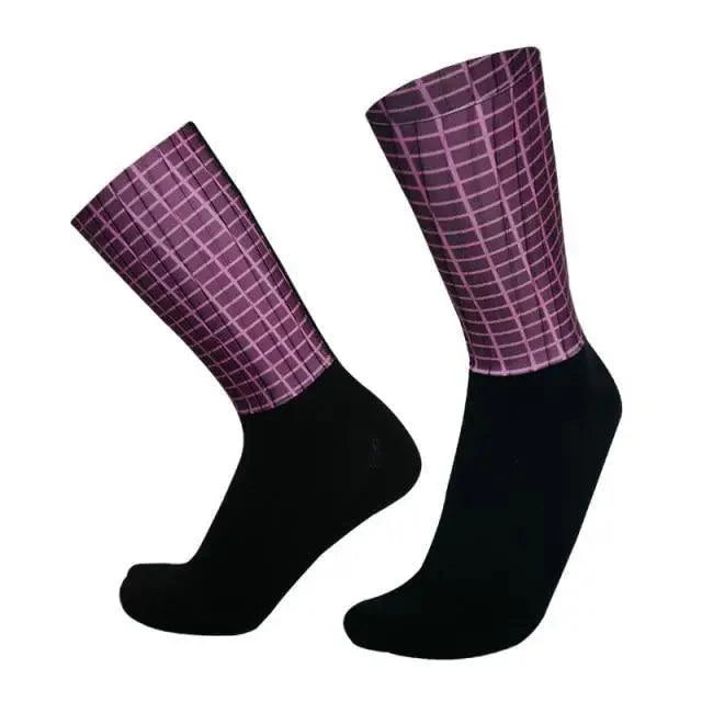 Simple Modern Design Anti Slip Silicone Cycling Socks For Men Unique Bicycle Running Socks Lightweight Breathable Sports Socks