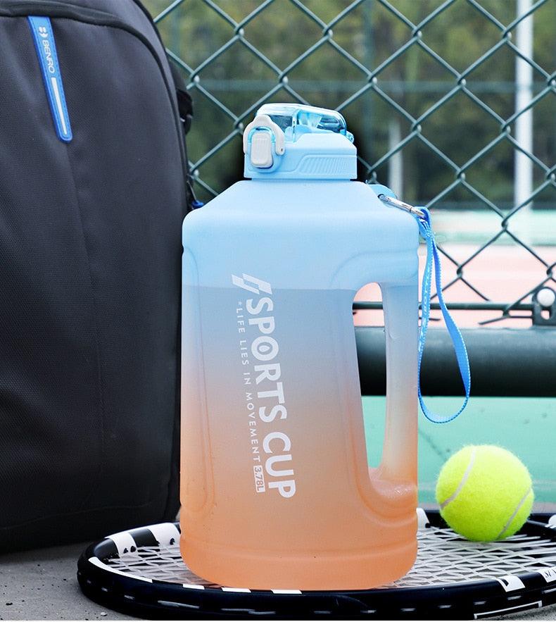 Sport 2l Water Bottle Reminder Plastic Straw Water Bottle Fitness Big Bottles 1500ML / 2300ML / 3800ML 2 liter Sports Drinking Bottle Reusable Easy Clean Sealing Water Bottle with Lanyard for Hiking