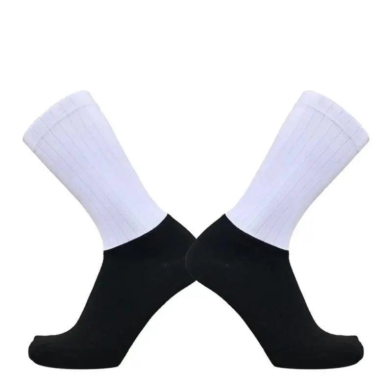 Stylish Summer Breathable Cycling Socks For Men Anti Slip Seamless Sports Cycling Socks For Men Modern Design Running Sports Socks