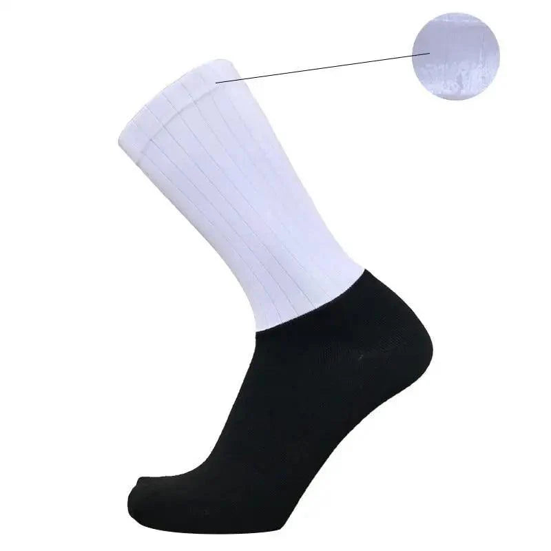 Stylish Summer Breathable Cycling Socks For Men Anti Slip Seamless Sports Cycling Socks For Men Modern Design Running Sports Socks