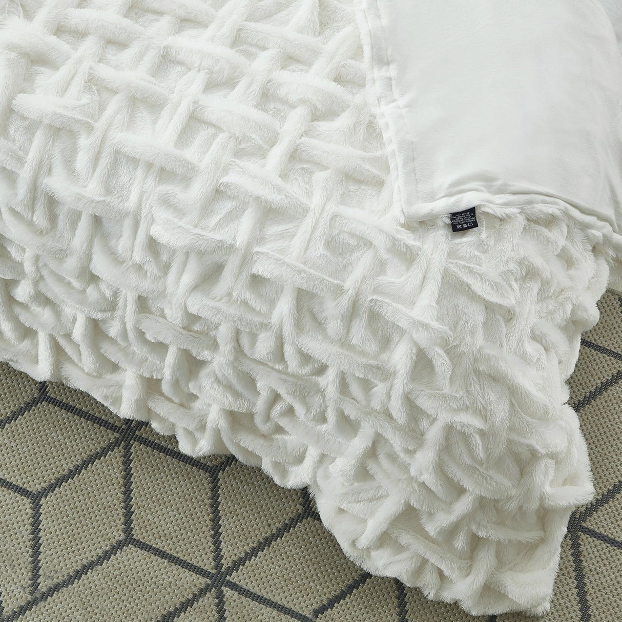 Lmos Stitched Faux Fur Throw