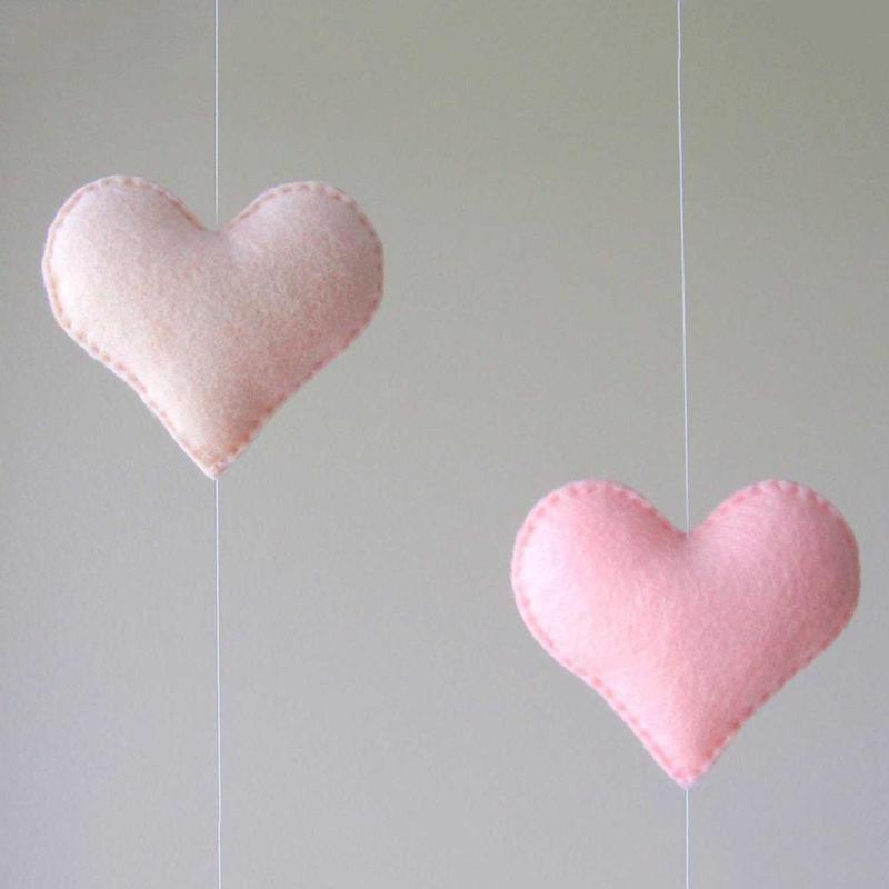 Wind Chimes Handmade Cloud Felt Love Pendant Baby Children Cloud Bed Bell Mobile Crib Jewelry Creative Pendant Bedroom Loving Ceiling Hanging Heart Decor Girls Wind Chime Nursery Decoration