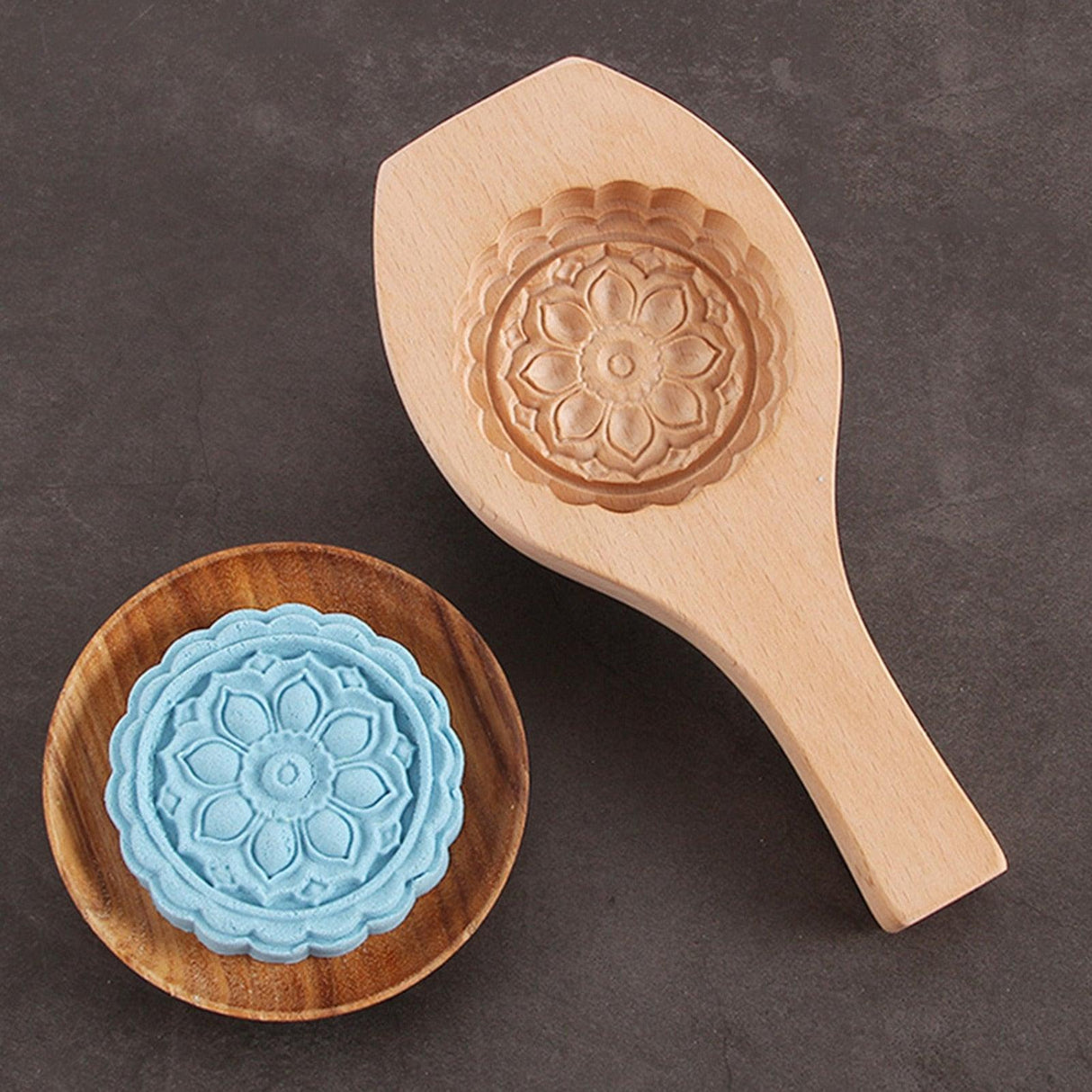 Wooden Tradition Moon Cake Molds Desserts Tools Cake Biscuit Baking Mold Three Dimensional Flower Pattern Wooden Mold Carved Round Wooden Mould Press Mooncake Mold Middle Eastern Cookie Cake Mold