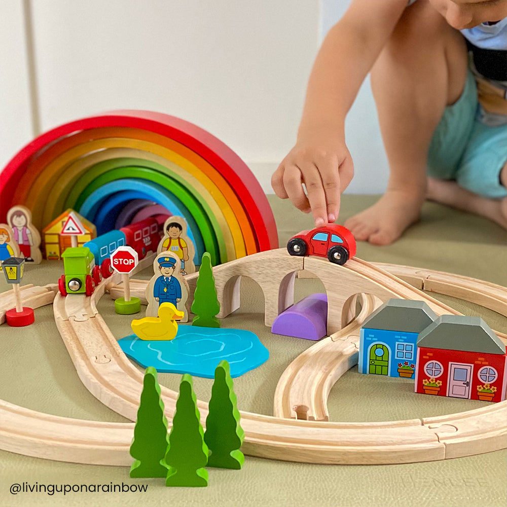 Figure of Eight Train Set by Bigjigs Toys US