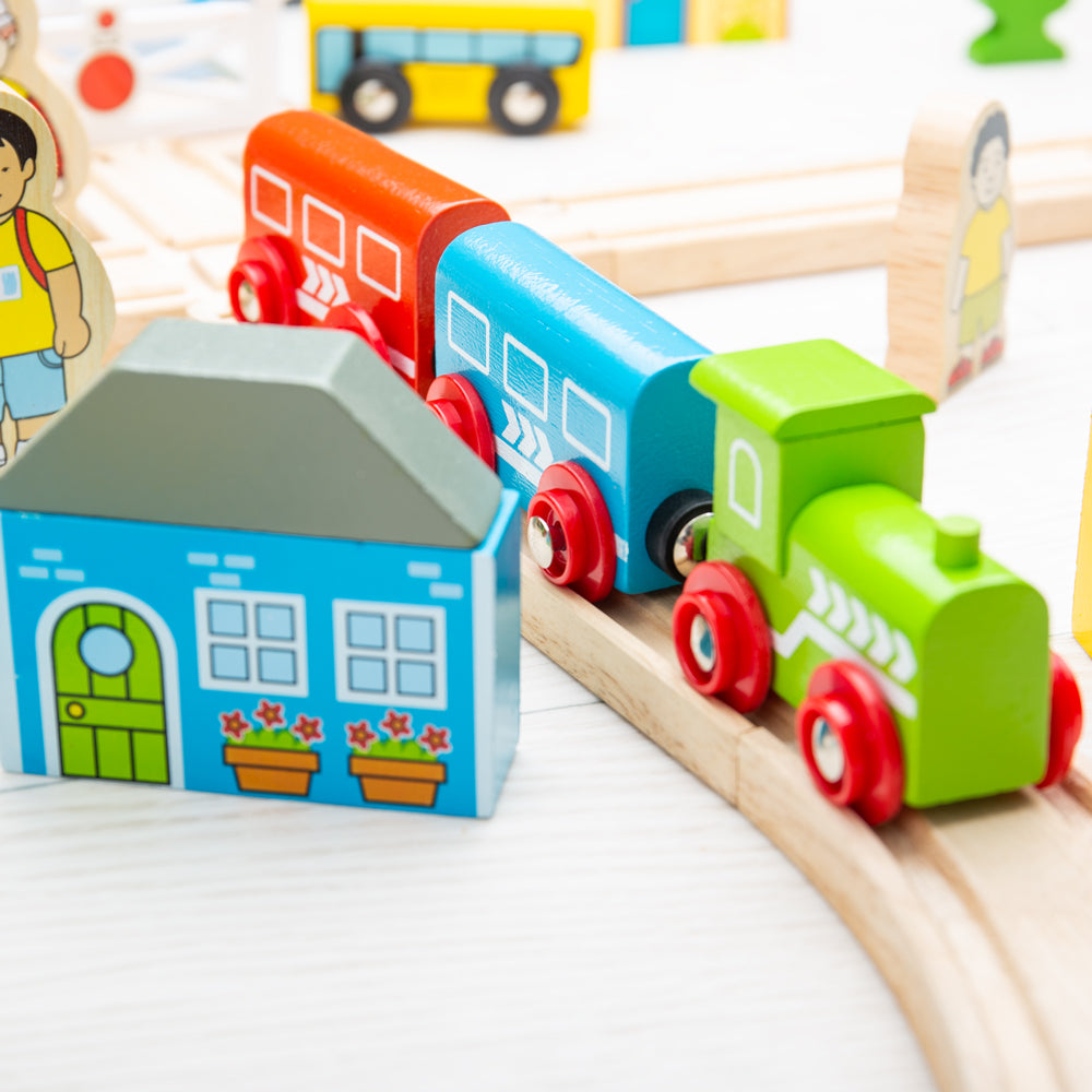 Town and Country Train Set by Bigjigs Toys US