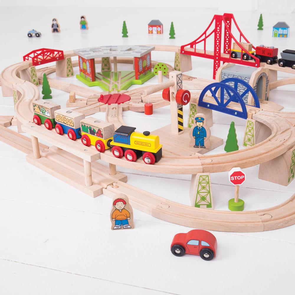 Freight Train Set by Bigjigs Toys US