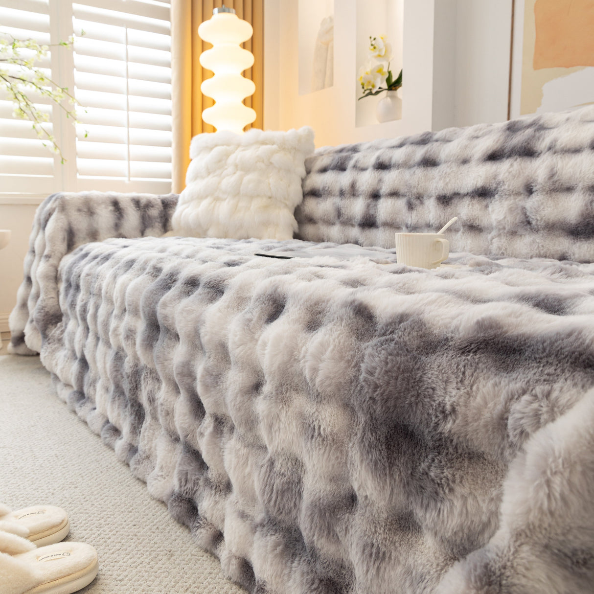 Thick Faux Fur Couch Cover Fluffy Fuzzy Warm Washable Furniture Protector for Kids Pets