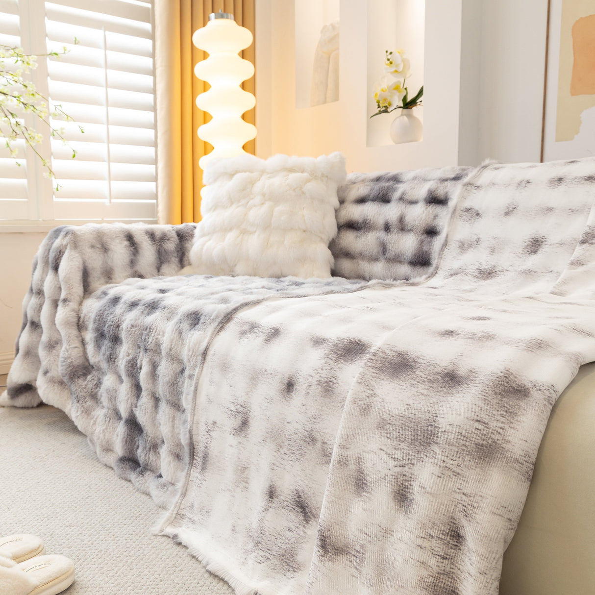 Thick Faux Fur Couch Cover Fluffy Fuzzy Warm Washable Furniture Protector for Kids Pets