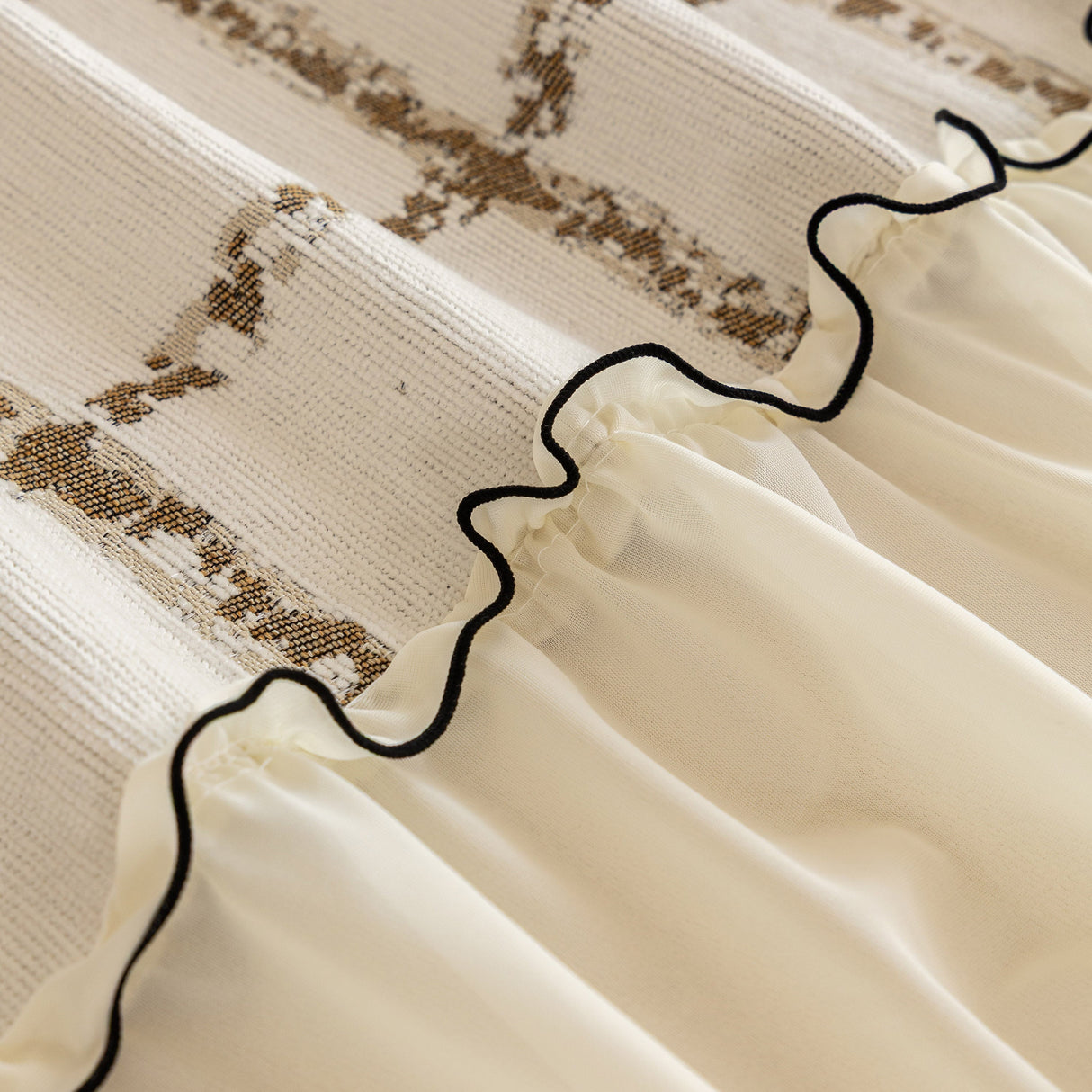 Grid Sofa Cover with Ruffle Skirt – Soft, Decorative, Full-Cover Couch Protector