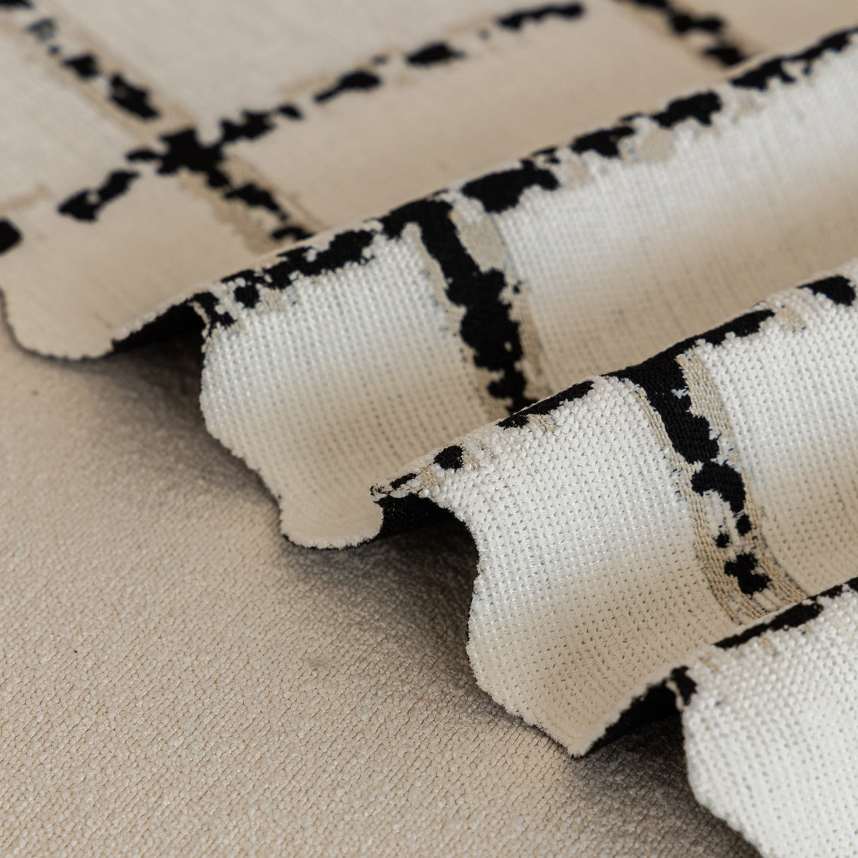 Grid Sofa Cover with Ruffle Skirt – Soft, Decorative, Full-Cover Couch Protector