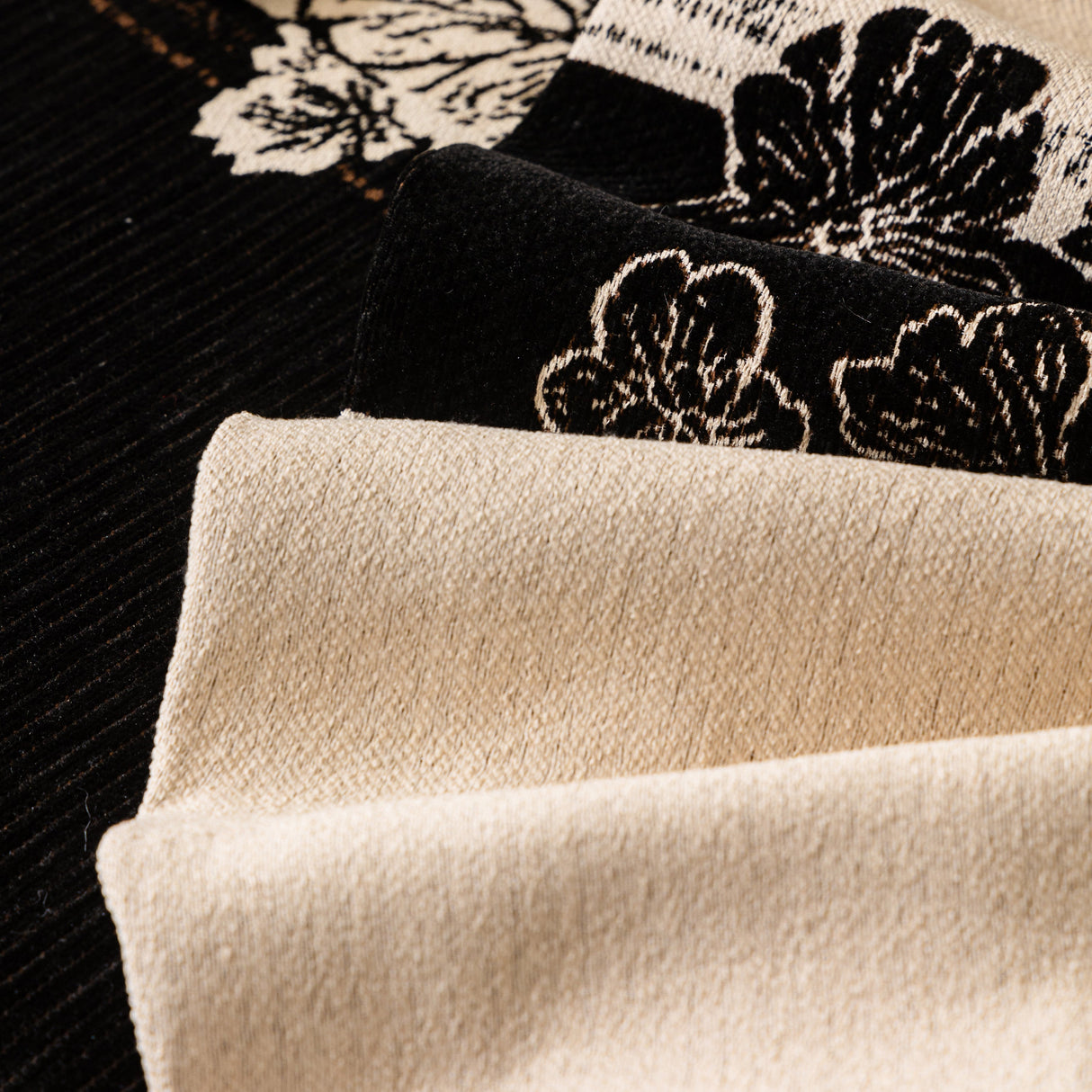 Jacquard Floral Band Sofa Cover with Tassels, Thick Textured Couch Throw Blanket