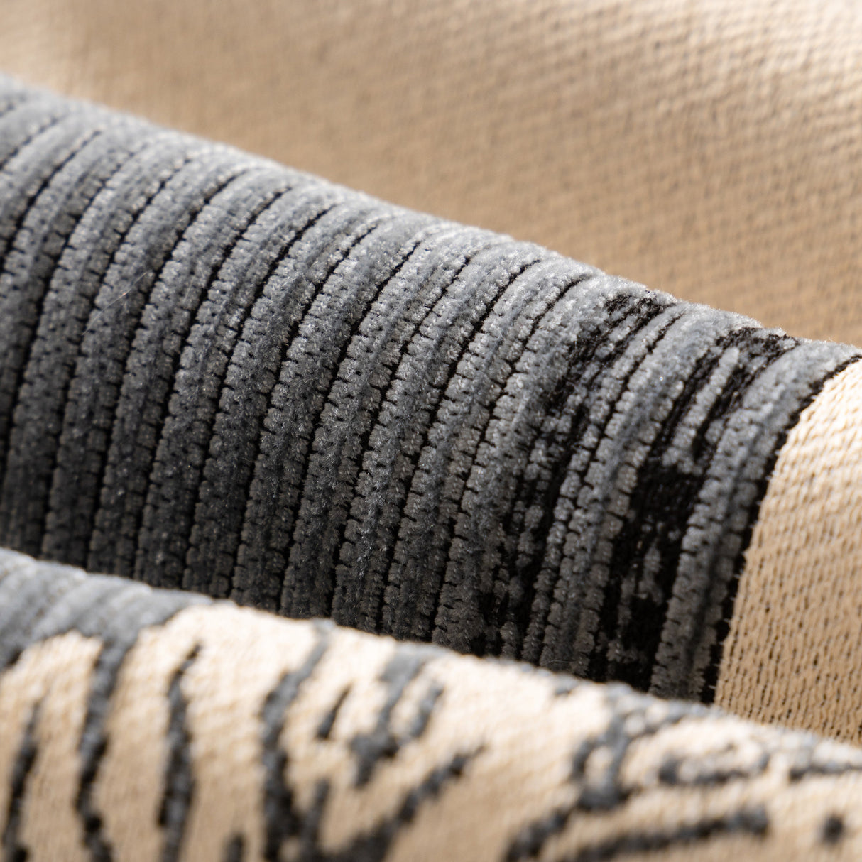 Jacquard Floral Band Sofa Cover with Tassels, Thick Textured Couch Throw Blanket