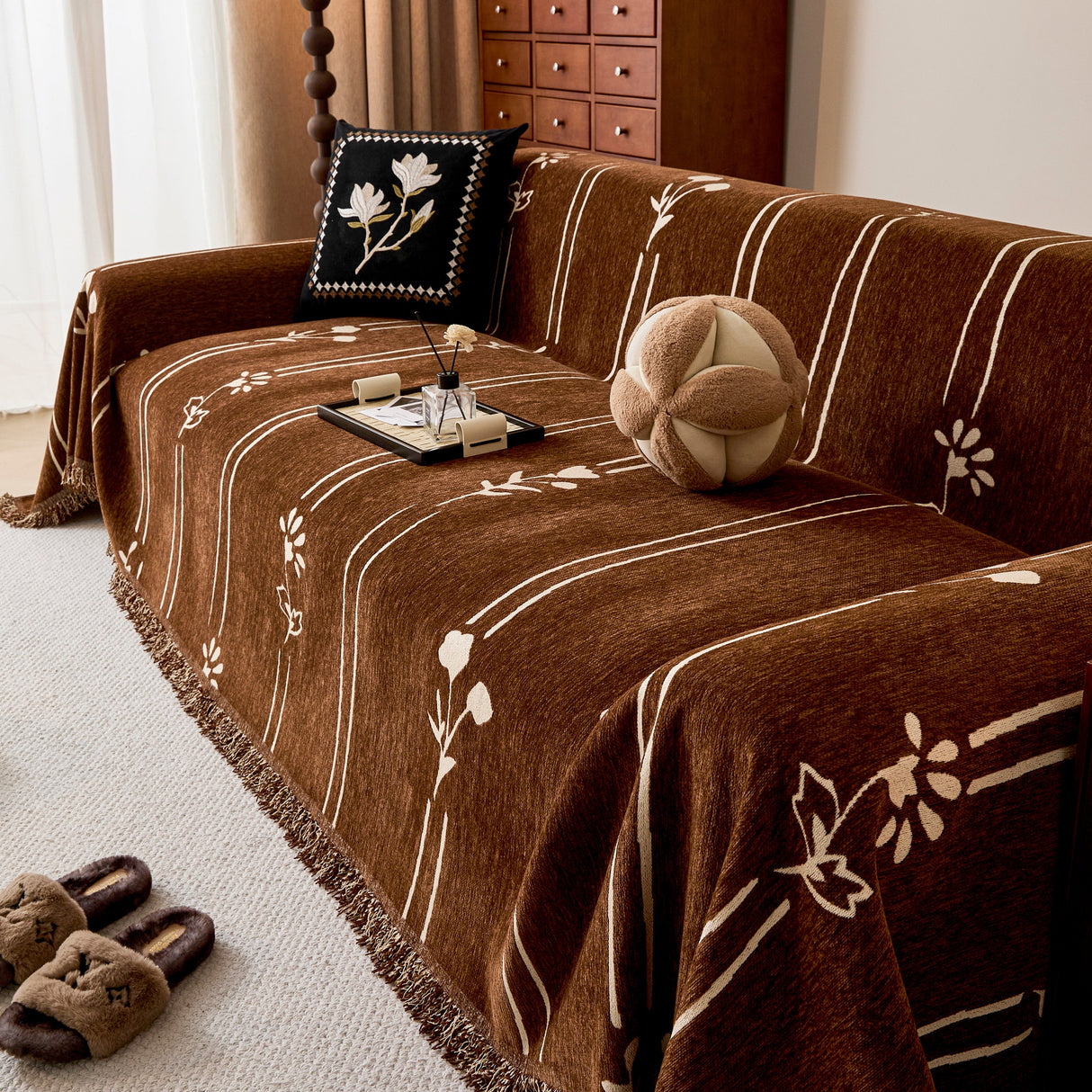 Chenille Jacquard Sofa Throw Cover with Tassel Soft Thick Couch Protector Blanket