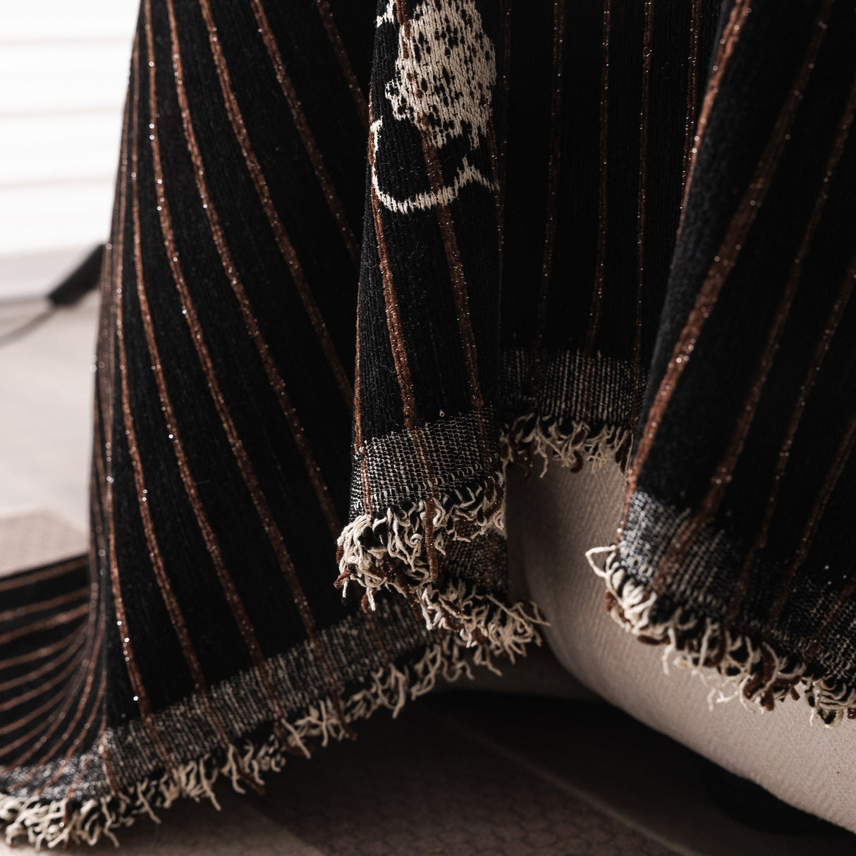 Chenille Camellia Floral Sofa Throw Cover Couch Blanket with Striped Jacquard