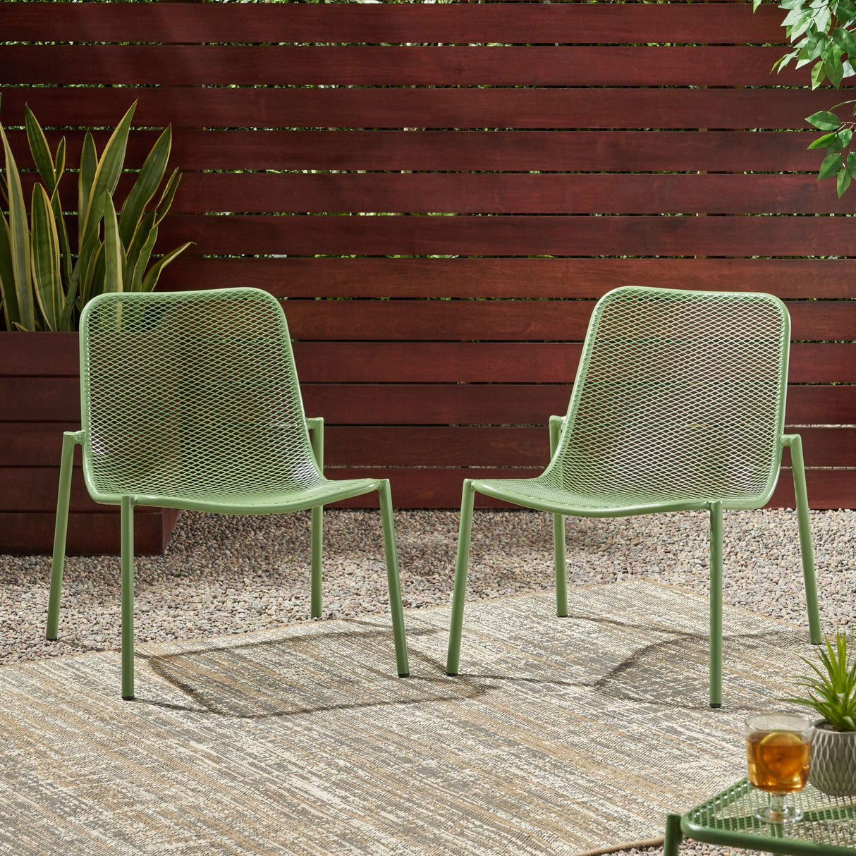 Outdoor Iron Chair With Mesh Design by Couch.com