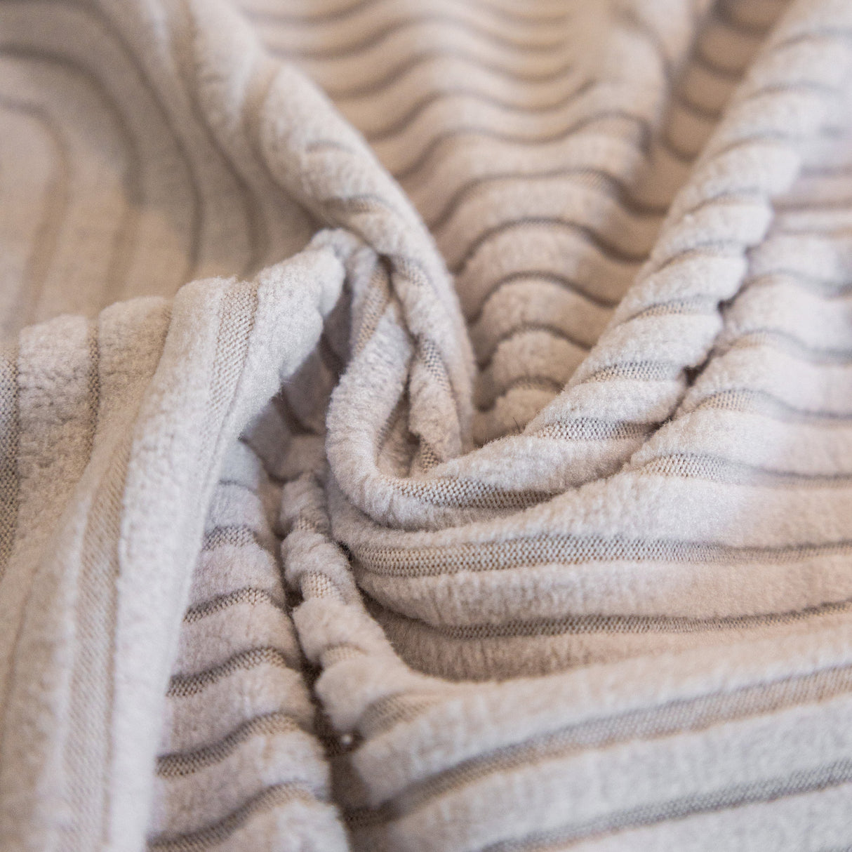 Modern Slipcovers Geometric Textured Stretchable Sofa Cover for Couch with Chaise