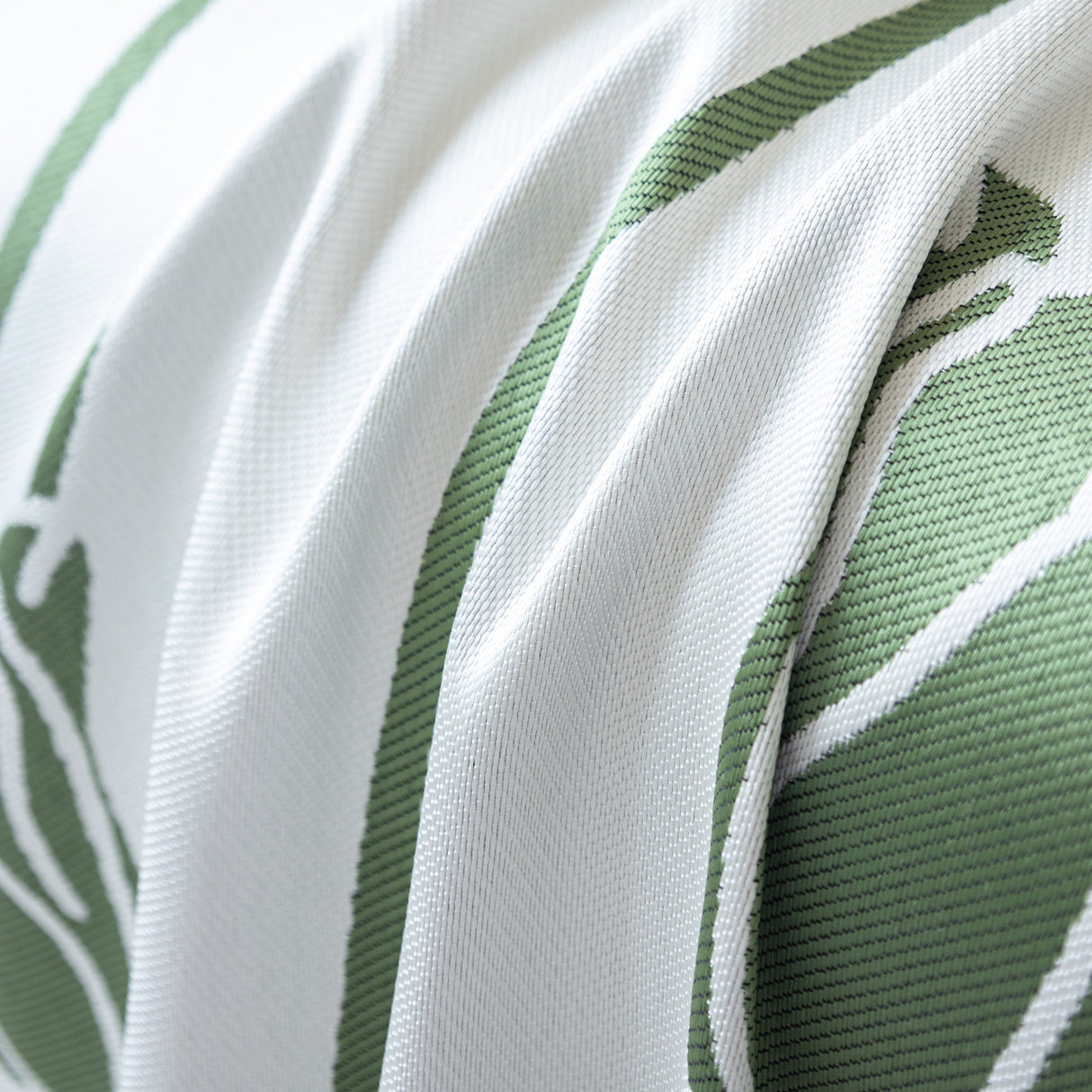 Cozy Cooling Tulip Sofa Throw Covers, Decorative & Breathable Couch Cover, Elegant Couch Protector