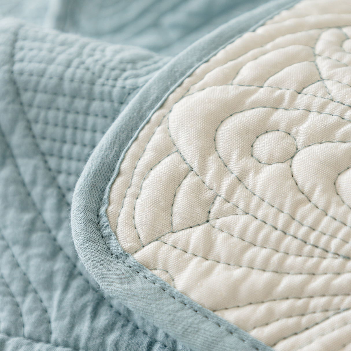 Cotton Quilted Sofa Cover, Non-Slip Couch Protector Fits Backrest, Seat & Armrest