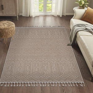 Guros - Trendy Traditional Indoor / Outdoor Rug by Couch.com