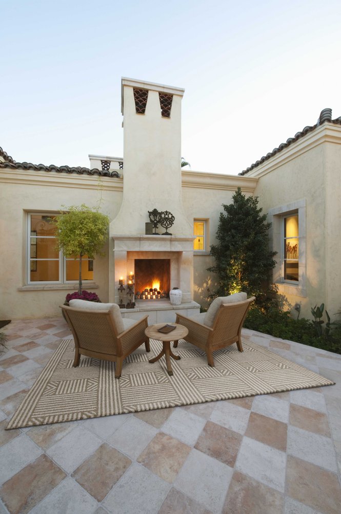 5' X 8' Beige And Ivory Geometric Indoor Outdoor Area Rug
