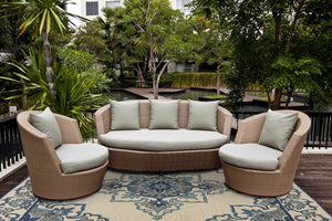 5' X 8' Ivory And Blue Damask Indoor Outdoor Area Rug