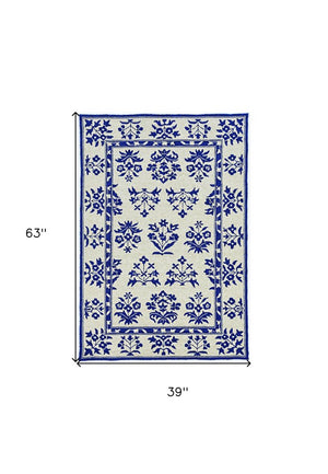 2' X 3' Blue Floral Handmade Indoor Outdoor Area Rug