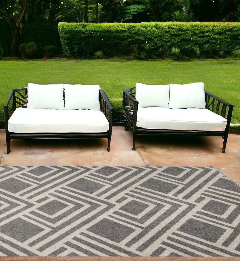 5' X 8' Gray Geometric Indoor Outdoor Area Rug