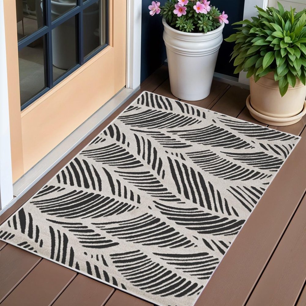2' X 4' Black And White Abstract Indoor Outdoor Area Rug