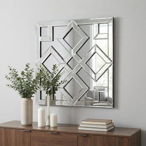 Interlocking Mirrored Squares With Lattice Design