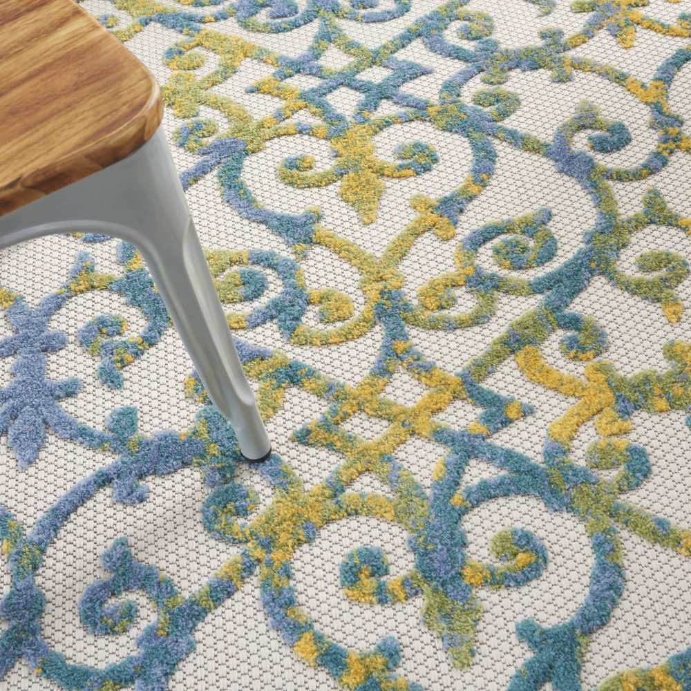 5' X 8' Ivory And Blue Indoor Outdoor Area Rug