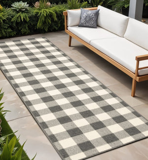 7' X 10' Gray And Ivory Indoor Outdoor Area Rug