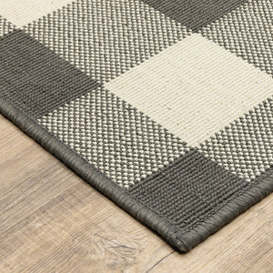 7' X 10' Gray And Ivory Indoor Outdoor Area Rug