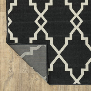 8' X 11' Black And Ivory Indoor Outdoor Area Rug