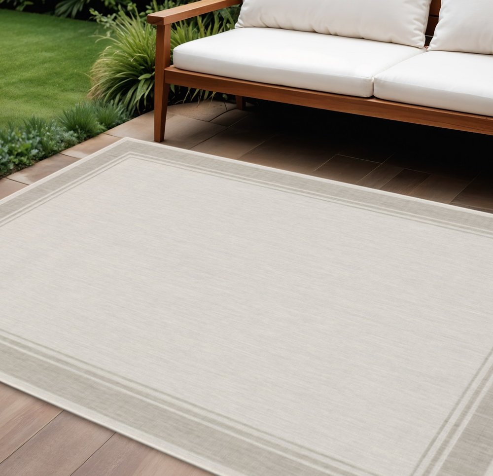 8' X 10' Gray And Ivory Indoor Outdoor Area Rug