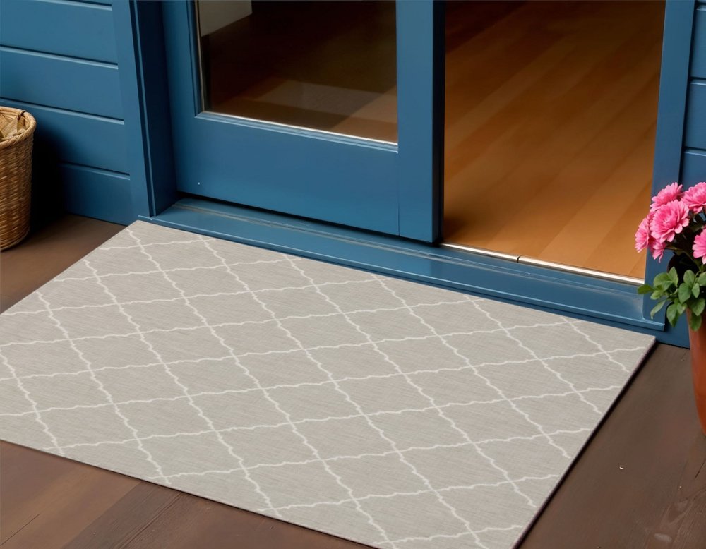 10' X 13' Gray And Ivory Indoor Outdoor Area Rug