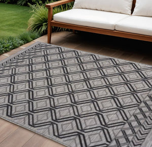 8' X 10' Black And Tan Indoor Outdoor Area Rug