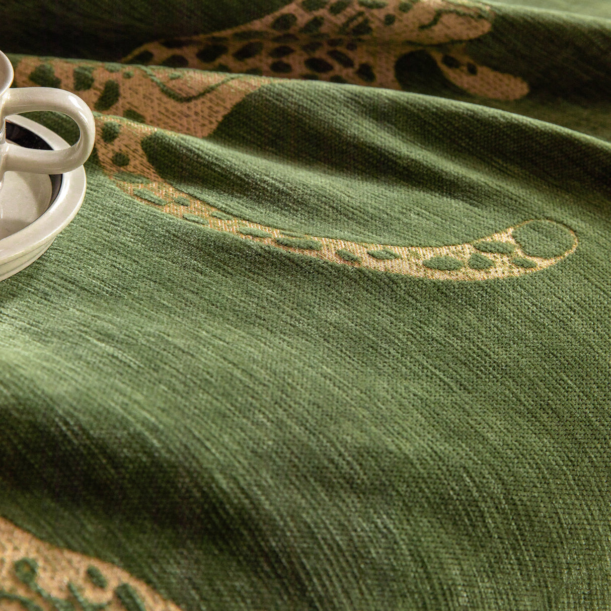 Leopard Sofa Cover Blanket Stylish Furniture Protector Throw for Couches & Loveseats