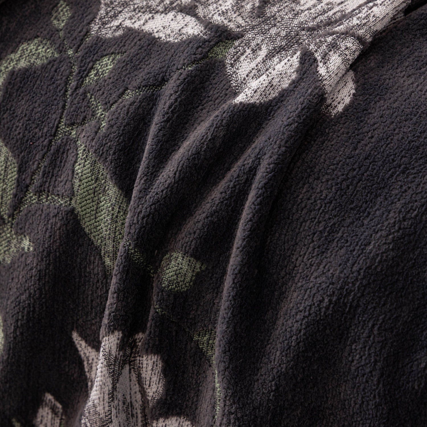Luxury Thickened Sofa Throw Cover, Decorative Cozy Floral Jacquard Couch Cover Blanket